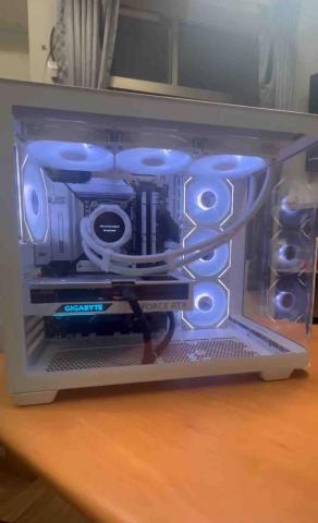 PRO360 白色主機桌面測試實拍